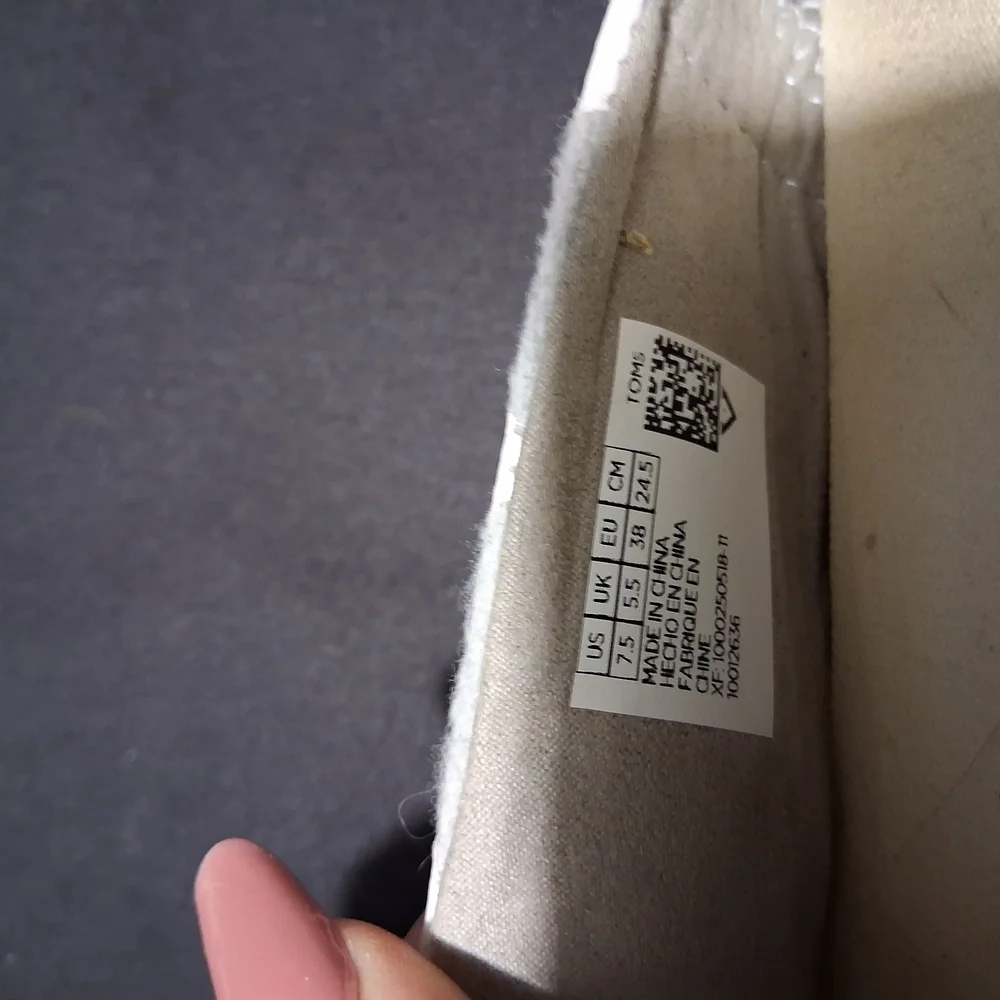 Toms Gray and White Polka Dot Flats - Picture 7 of 8